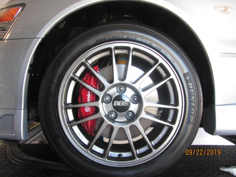 Колеса Mitsubishi Lancer Evolution IX MR 2006 года  (фото 24 из 69)